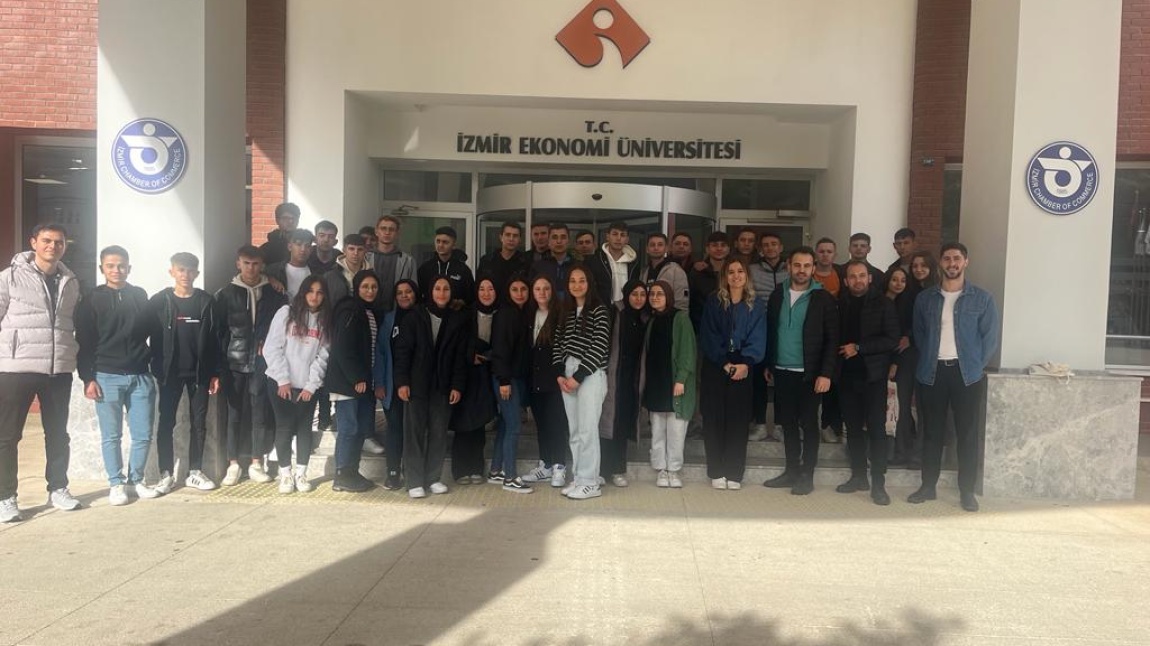 İzmir Ekonomi Üniversitesini Ziyaret Ettik